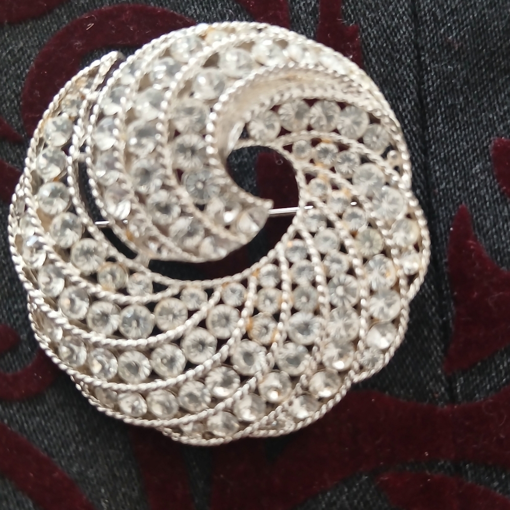 Napier Rhinestone Brooch Pin - Picture 4 of 5